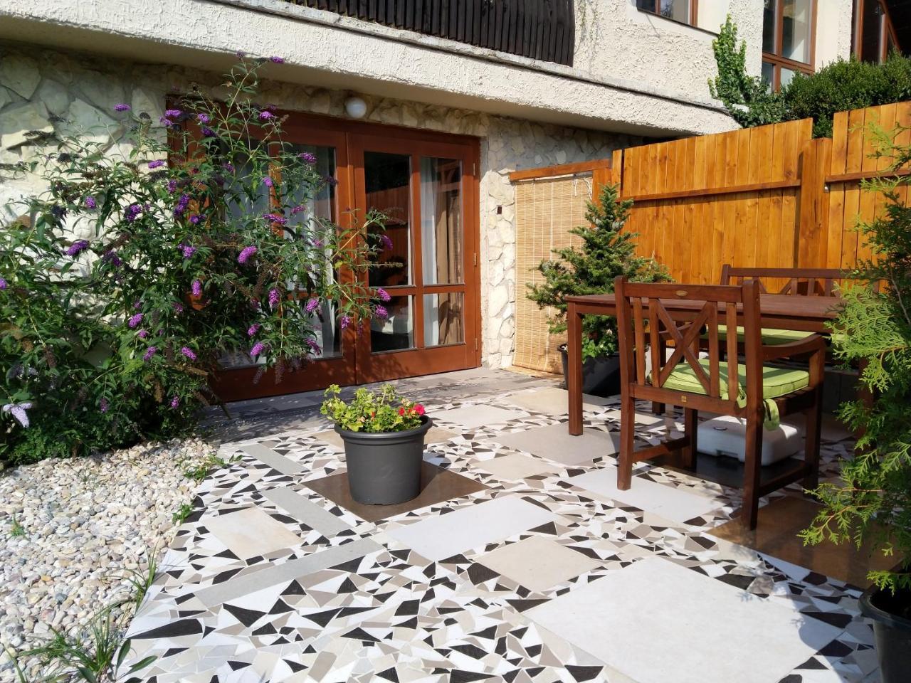 Apartmany Sharka -Sarka Justrova เดชชิน ภายนอก รูปภาพ